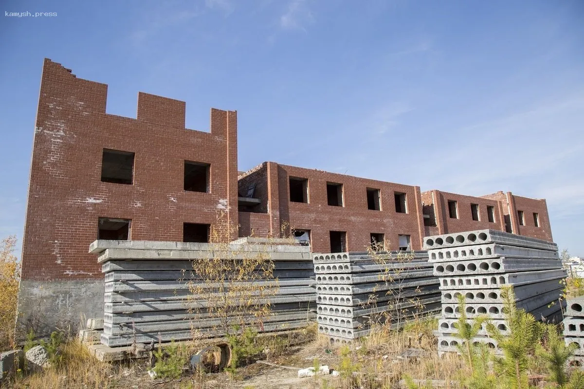 В Новосибирске принято решение о сносе недостроенного супермаркета «Лента»