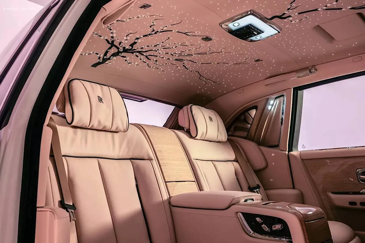 Rolls-Royce Phantom Cherry Blossom: дань уважения сакуре в уникальном исполнении