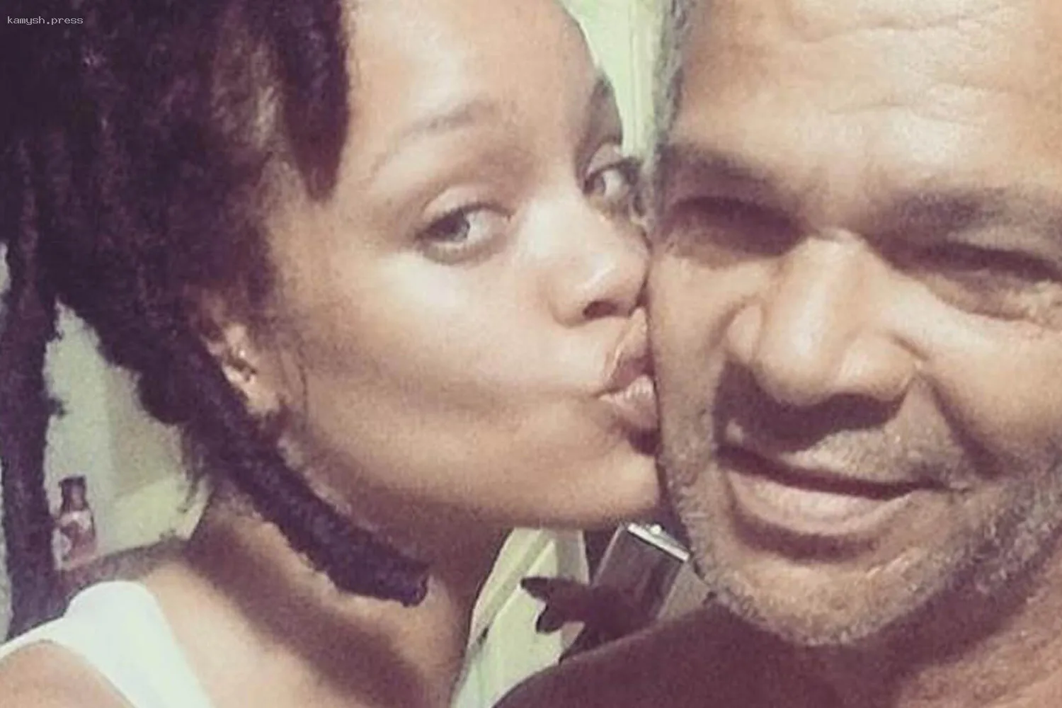 Рианна понесла утрату: скончался её отец