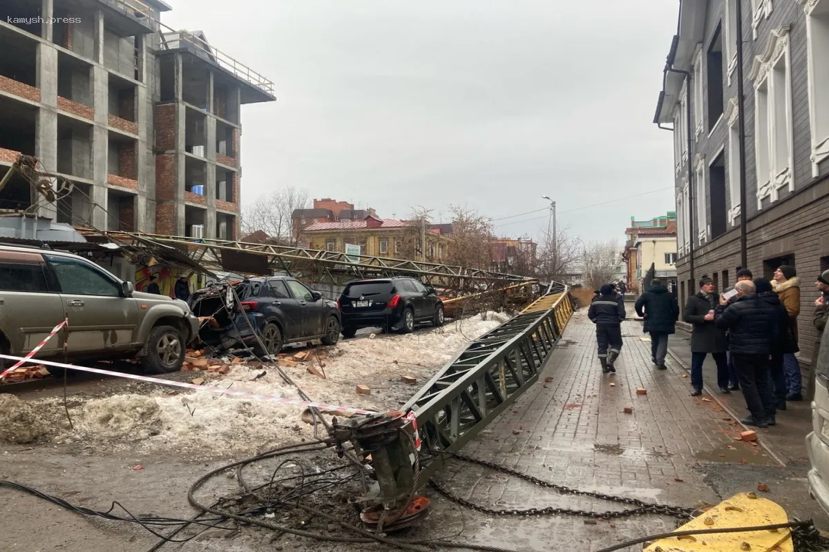 В Томске падение строительного крана привело к убыткам до 7 миллионов рублей
