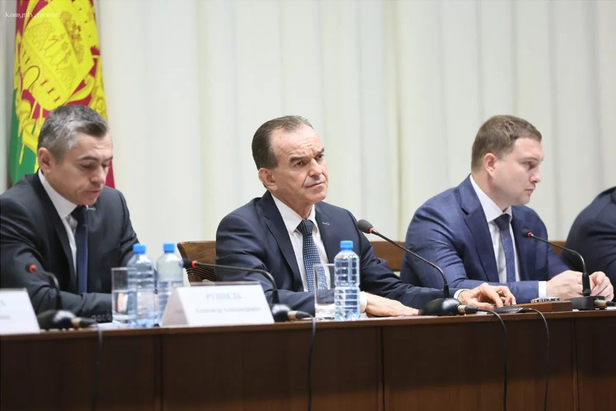 В Тихорецком районе по инициативе Губернатора Вениамина Кондратьева будут построены детский сад и тротуар, а также отремонтирована дорога