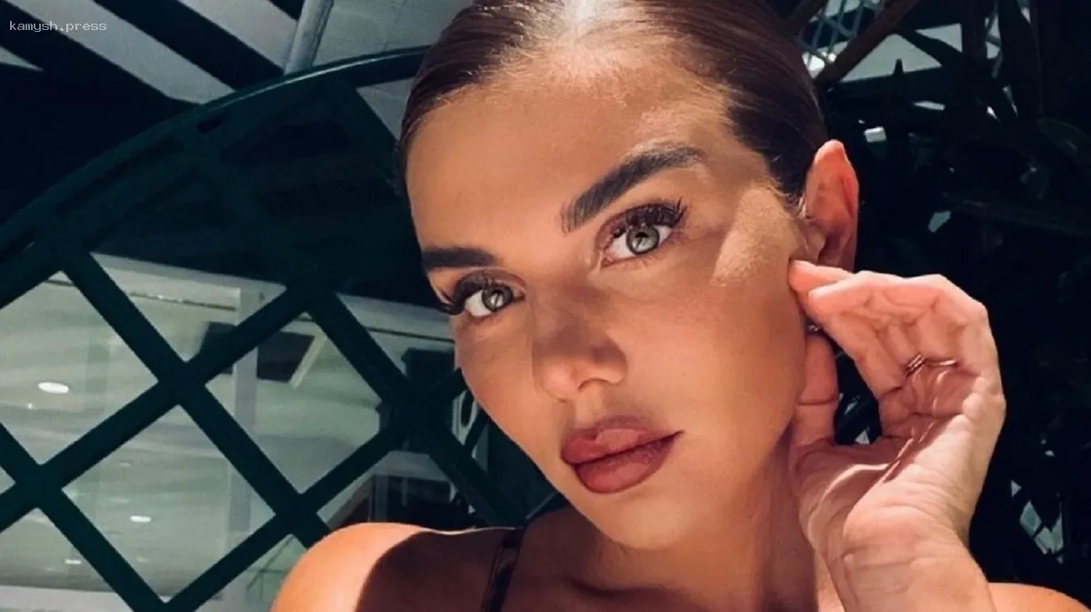 Анна Седокова откровенно рассказала о жизни после смерти Яниса Тиммы в песне