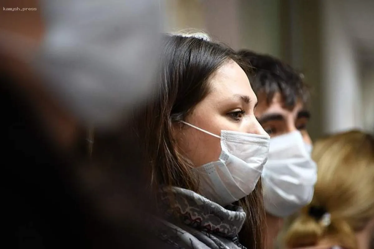 Вирусолог объяснил, как предотвратить заражение в общественных местах