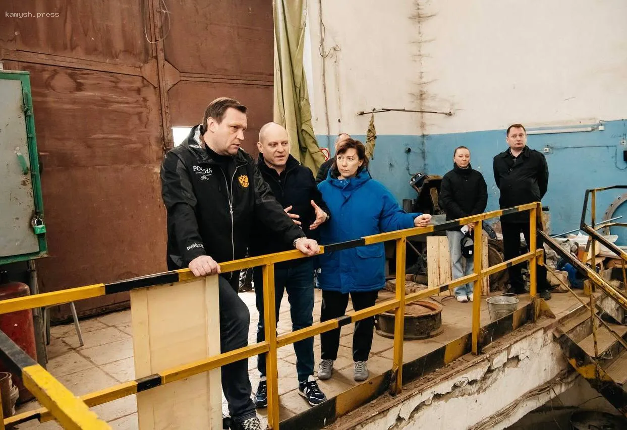 Мэр Пушкинского округа Максим Красноцветов проверил работу КНС на Кудринском шоссе