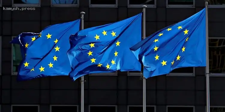 СМИ перечислили страны ЕС, которые намерены взять кредиты у Брюсселя для финансирования ВСУ