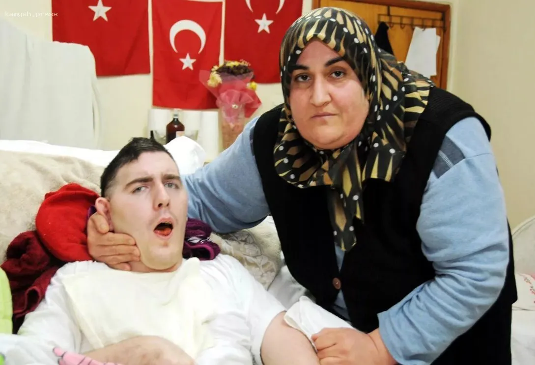 Жительница Турции оказала помощь парализованному россиянину, у которого появились несколько матерей из России