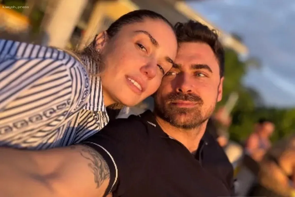 Агату Муцениеце заподозрили в тайной свадьбе с Петром Дрангой