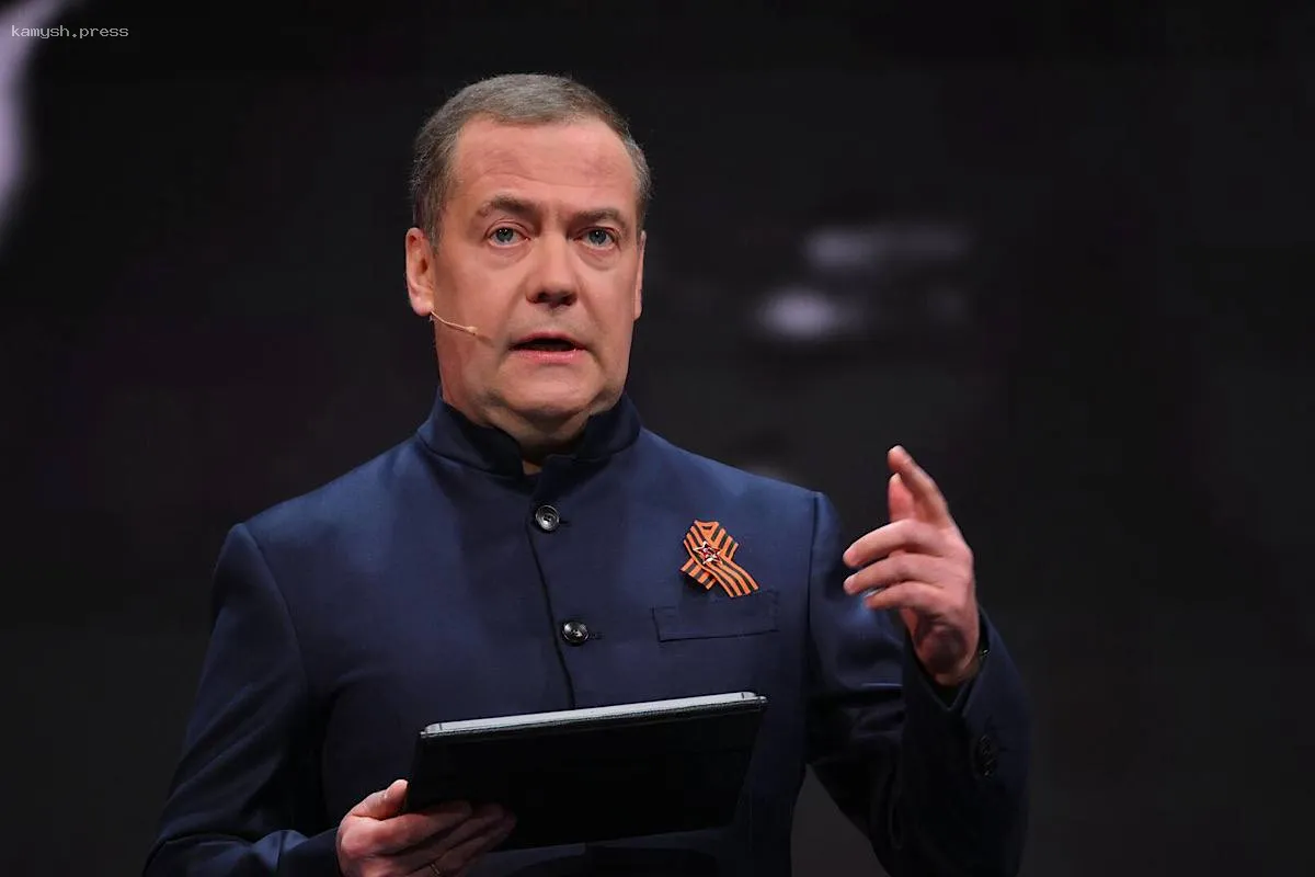 Медведев обвинил Трампа в глобальной тарифной агрессии против всех, включая американских партнеров