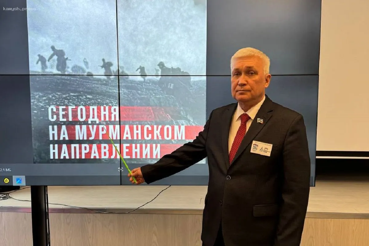 Михаил Белошеев организовал выездное заседание «Исторической гостиной» в НАО