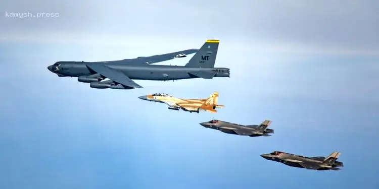 Сикорский назвал страну, способную завершить конфликт в Украине