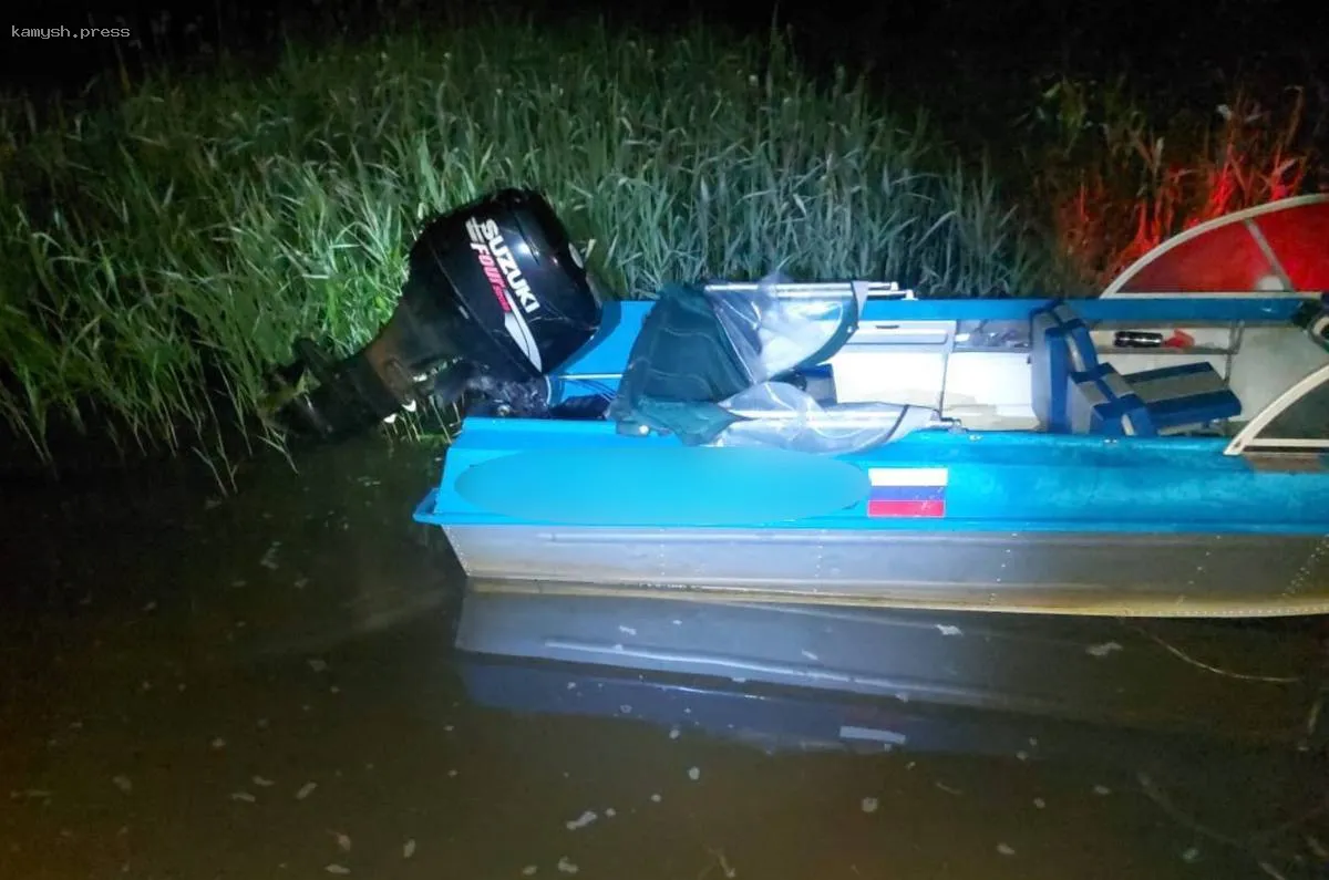 Катер сбил сапбордистку на Волге в темноте - трагедия с летальным исходом