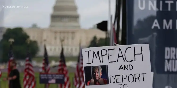 Массовые протесты против политики Трампа намечены на 14 июня в США