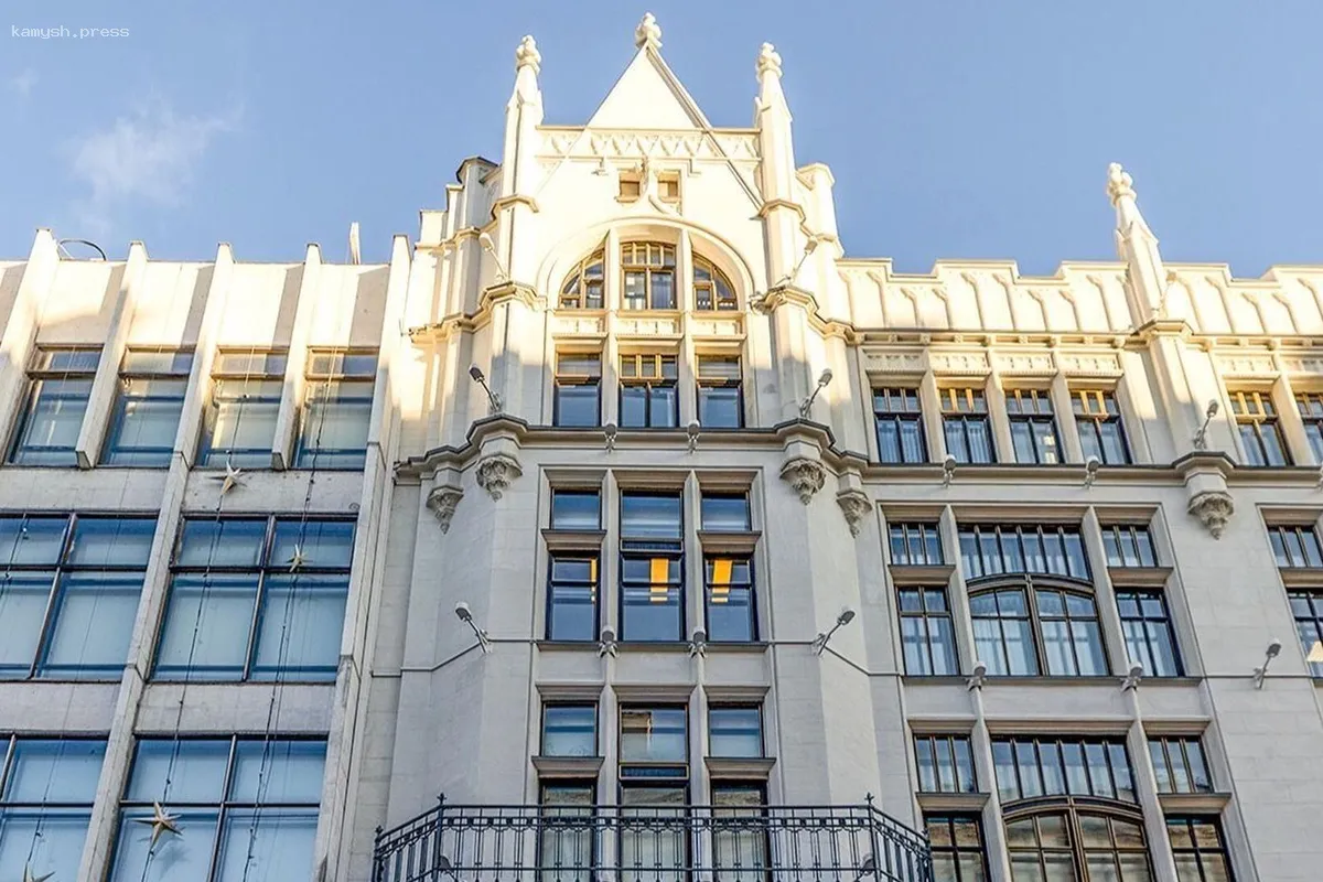 Суд отклонил иск москвички к ЦУМу на 258 тысяч рублей за дефектные сапоги