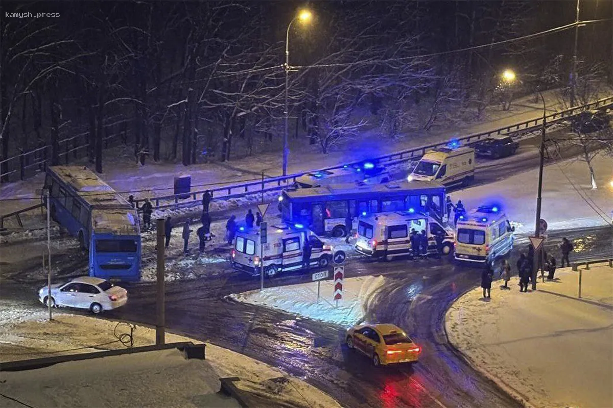 Количество пострадавших в аварии с автобусами в Москве возросло до семи