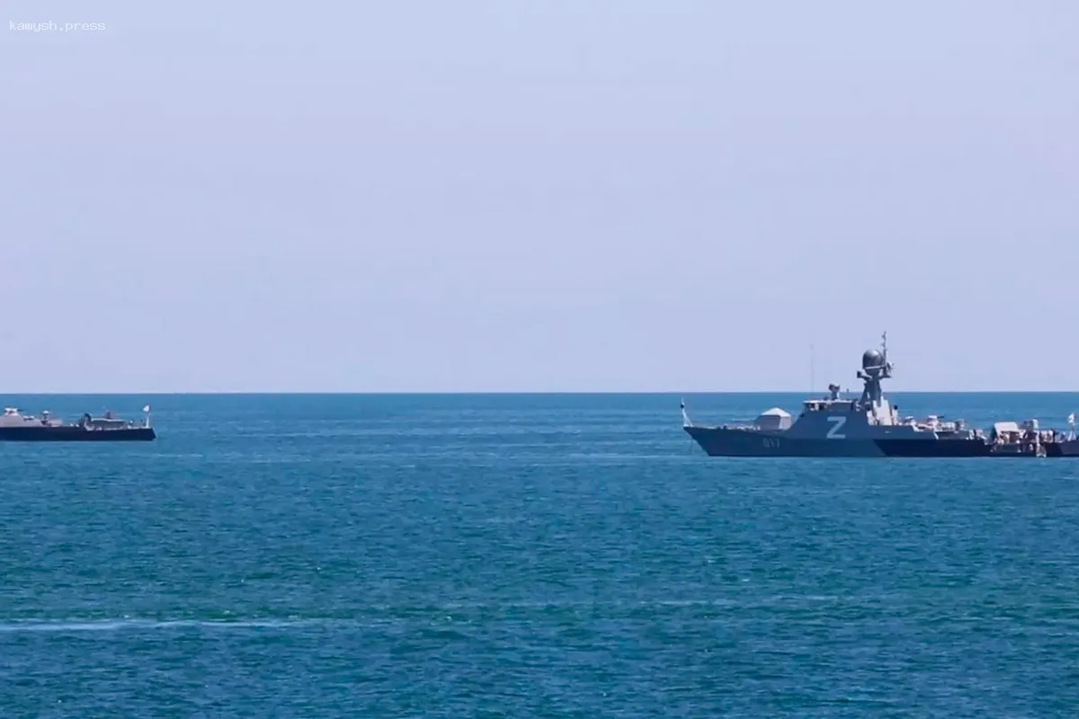 Совпадение военных учений России и НАТО в Балтийском море вызывает опасения
