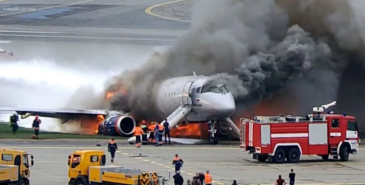 Пилоту Superjet, сгоревшего при аварийной посадке в Шереметьево, вынесли наказание