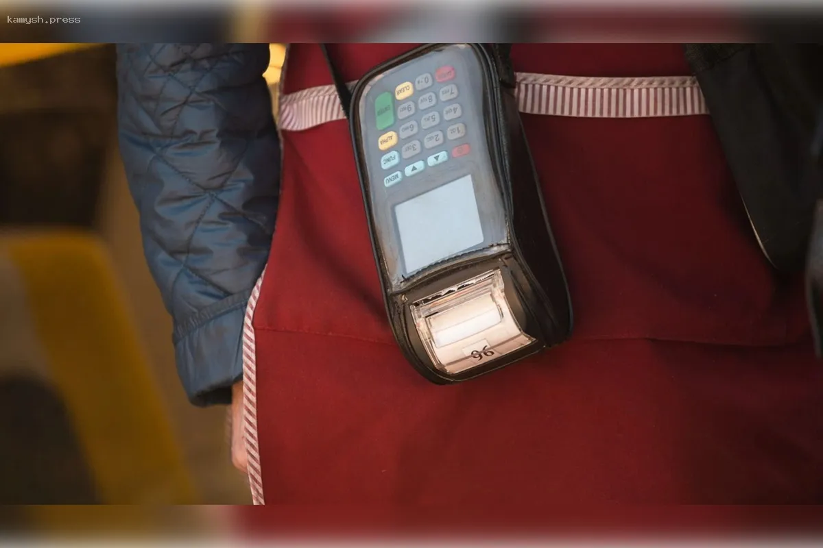 В Омске на общественном транспорте трудятся 495 контролёров