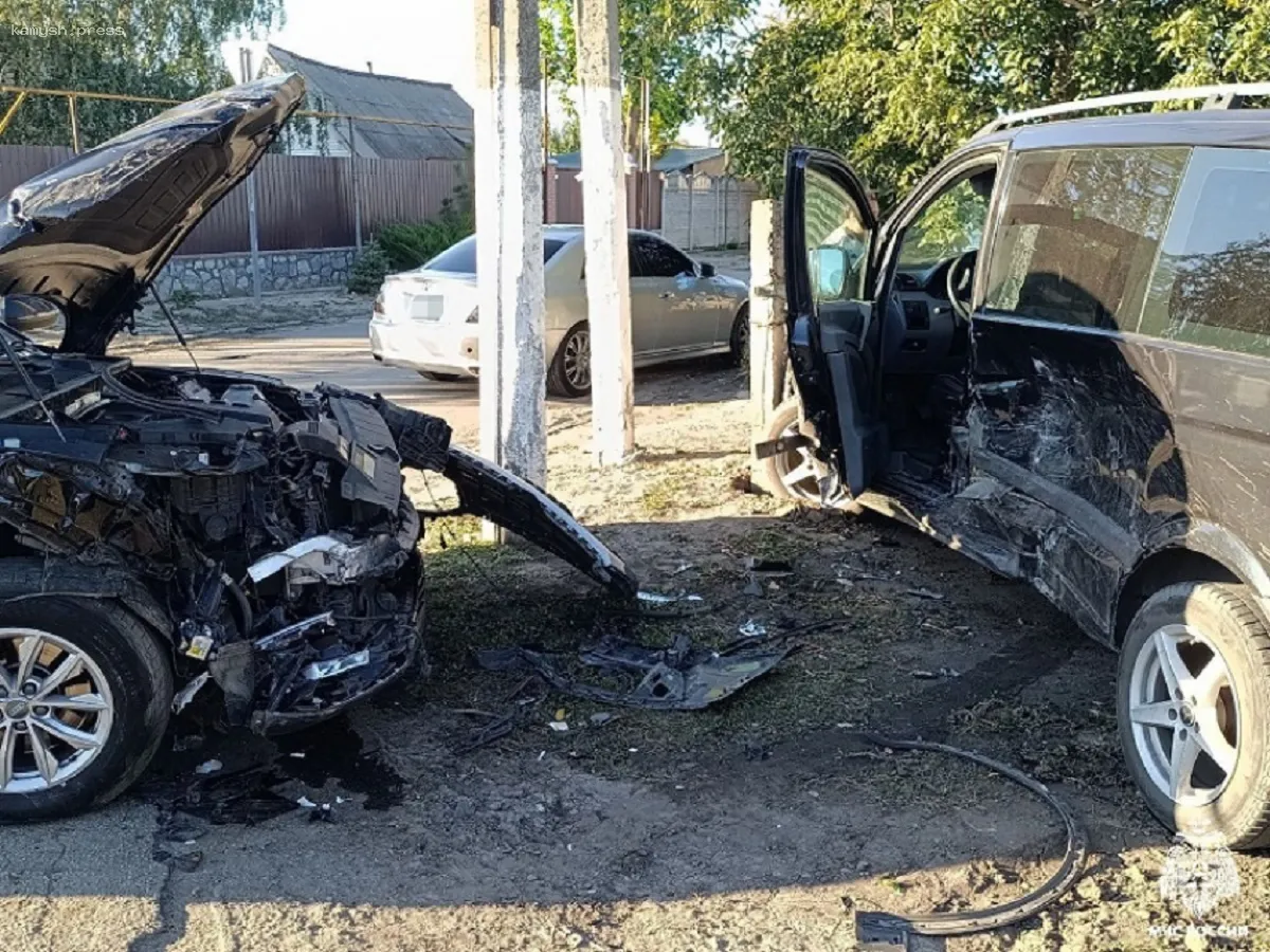 В Мелитополе 16-летняя пассажирка попала в больницу после столкновения двух иномарок