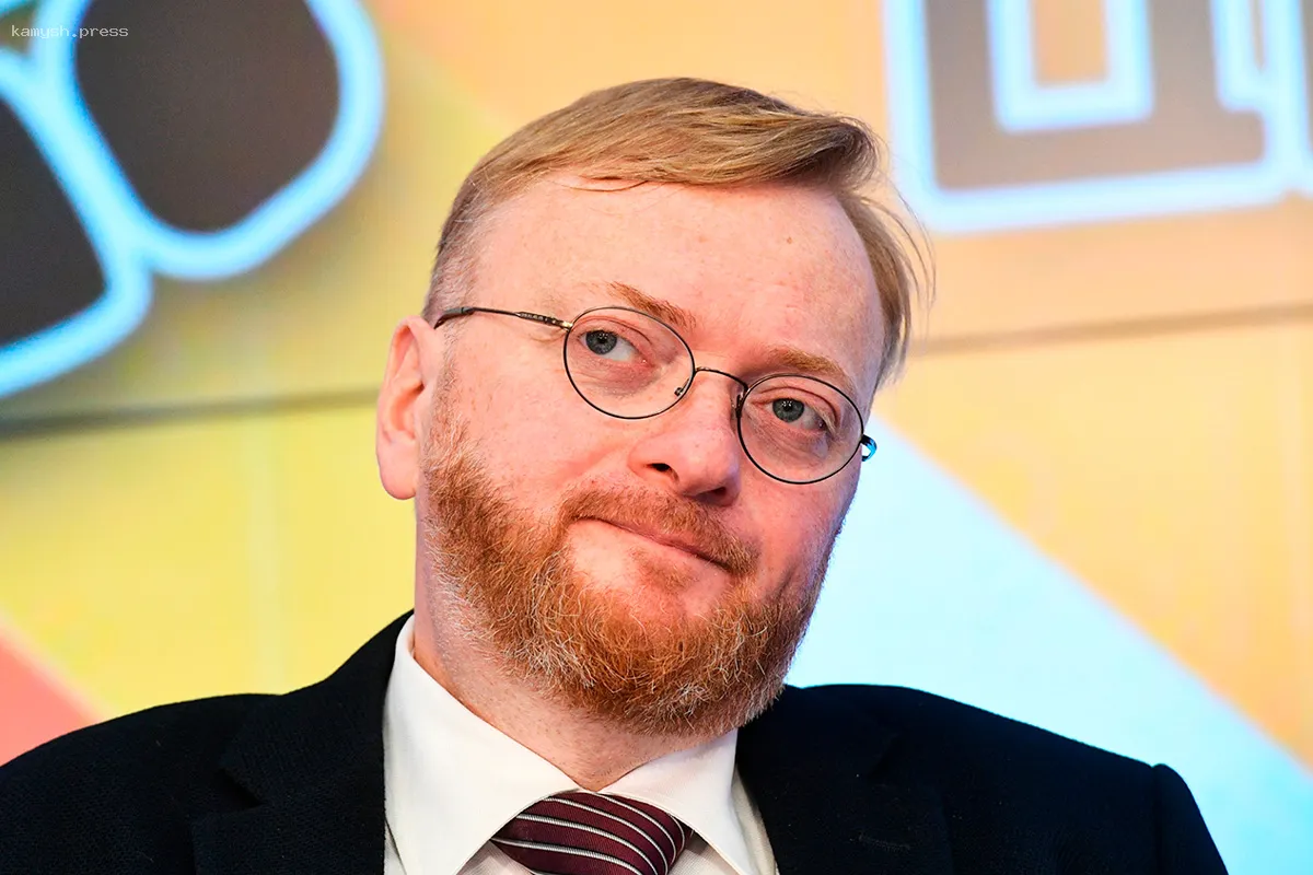 Виталий Милонов участвовал в полицейском рейде в эротическом заведении Санкт-Петербурга