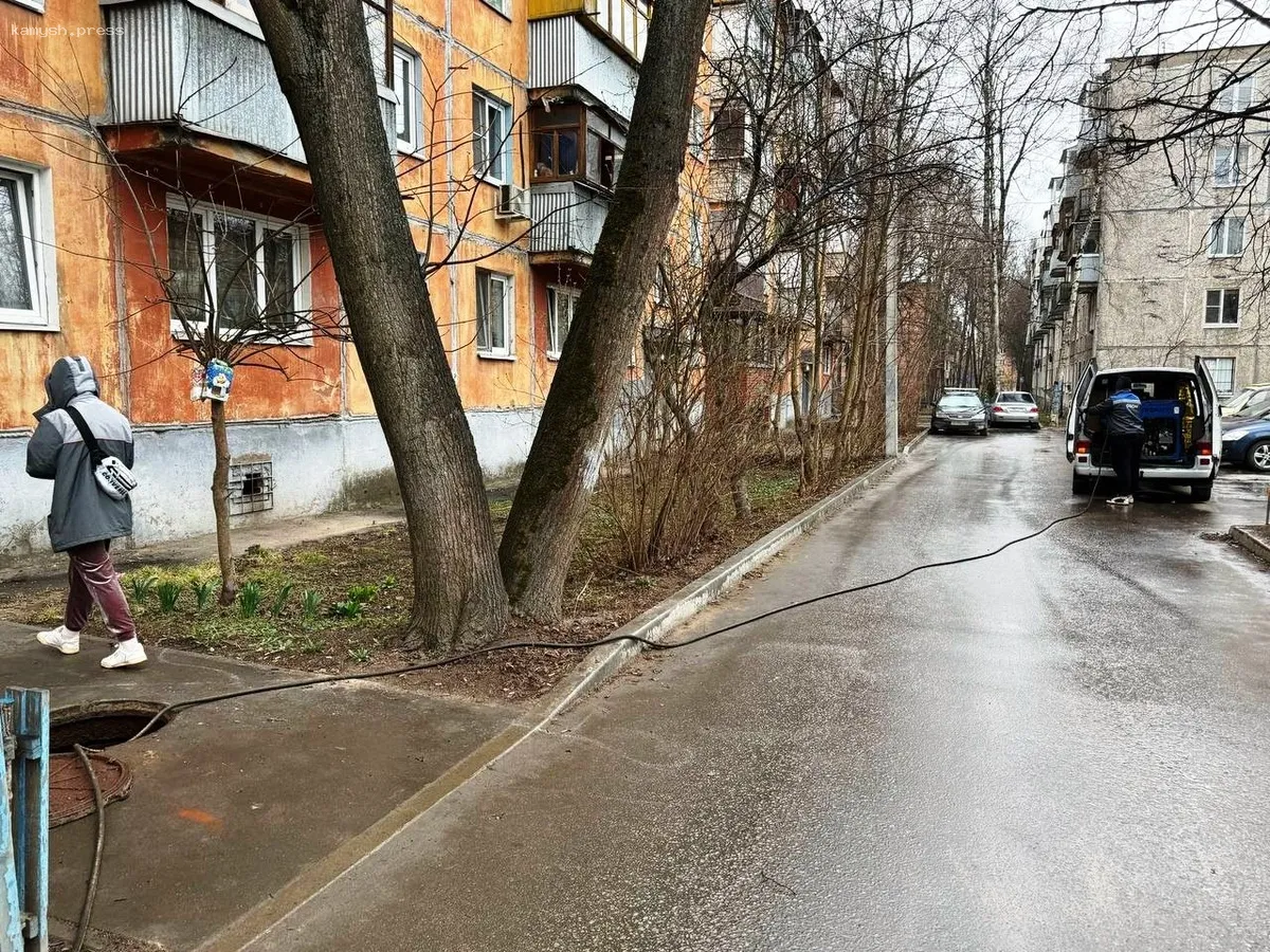 В Пушкинском округе продолжается работа по устранению засоров в канализации