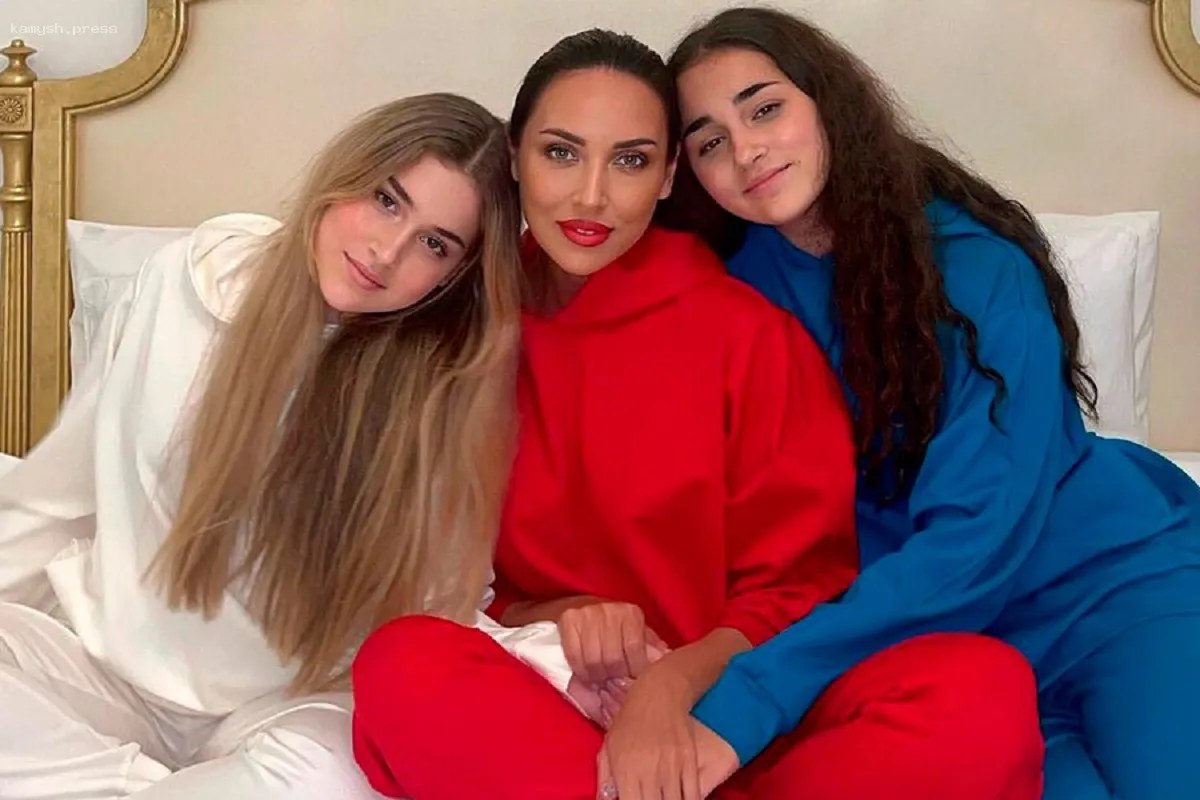 «Познать тебя — значит полюбить тебя»: Старшая дочь Алсу трогательно поздравила младшую сестру