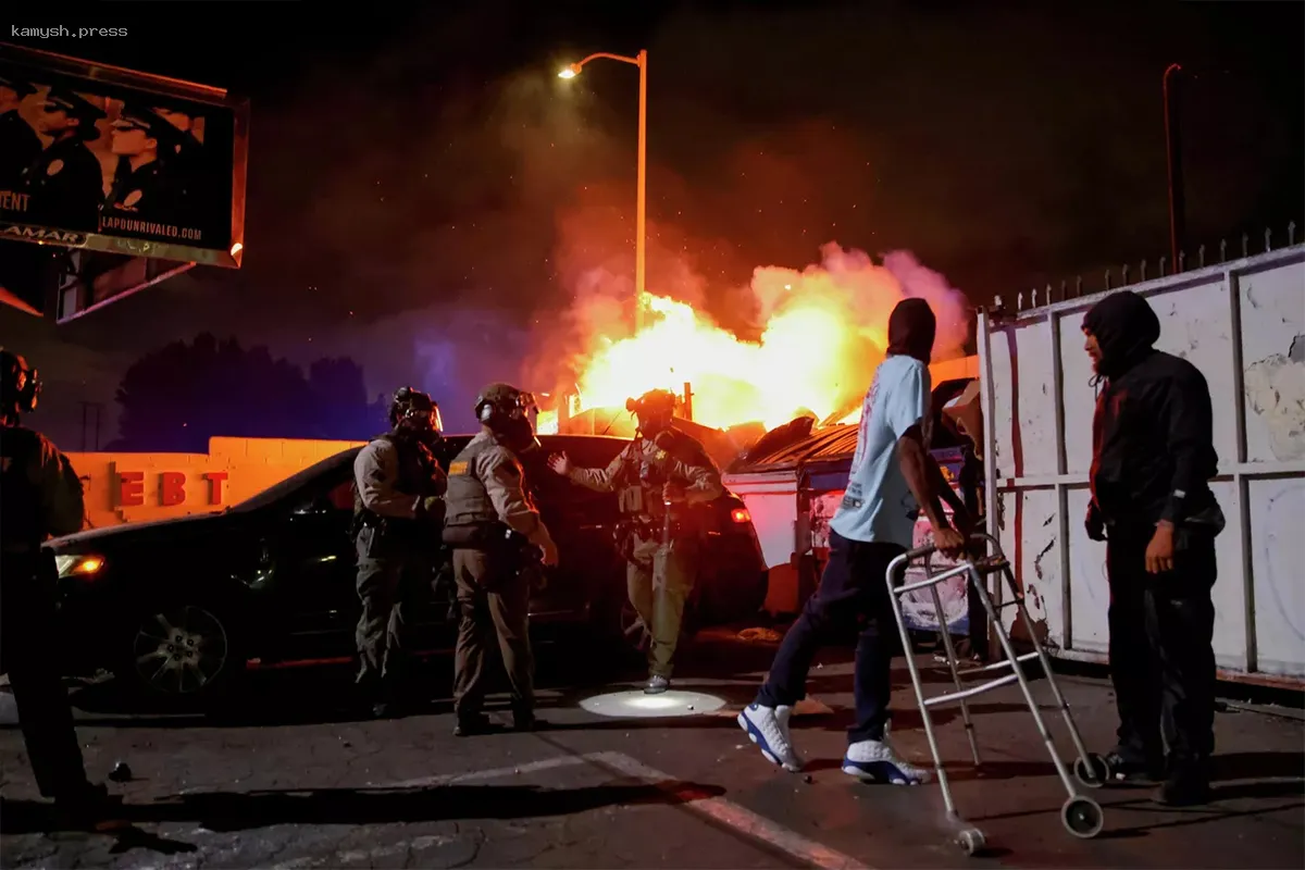Британский фотожурналист получил огнестрельное ранение во время акций протеста в США
