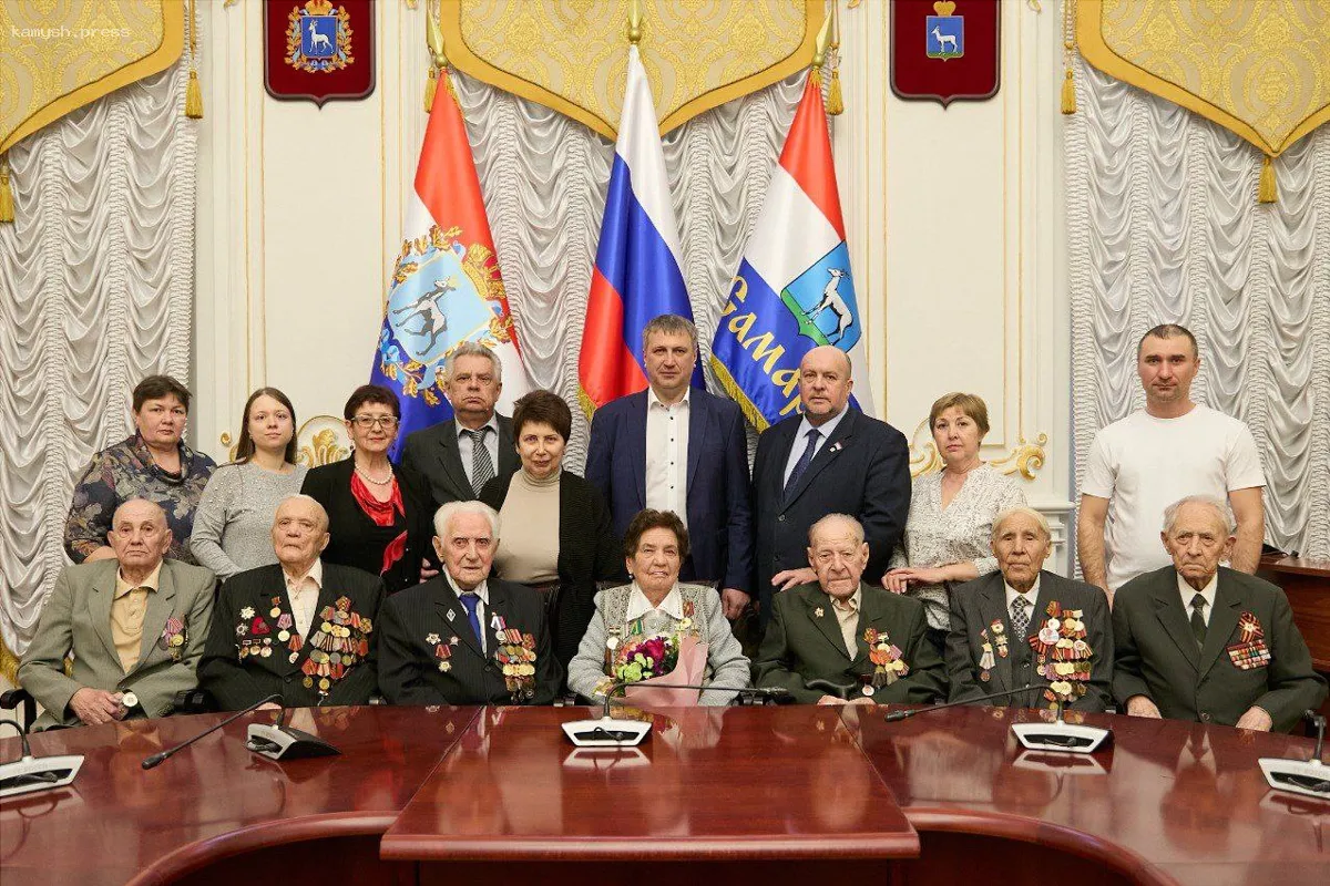 Мэр Иван Носков вручил звания Почетного гражданина Самары семи ветеранам ВОВ