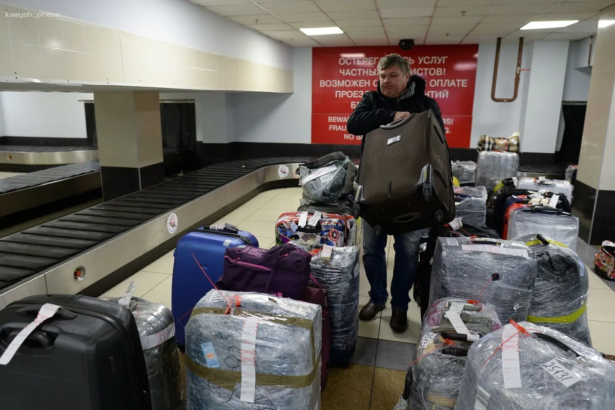 Российские авиапассажиры все чаще отказываются от регистрации багажа