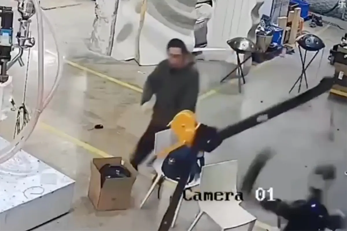 Человекоподобный робот атаковал инженера во время испытаний в Китае