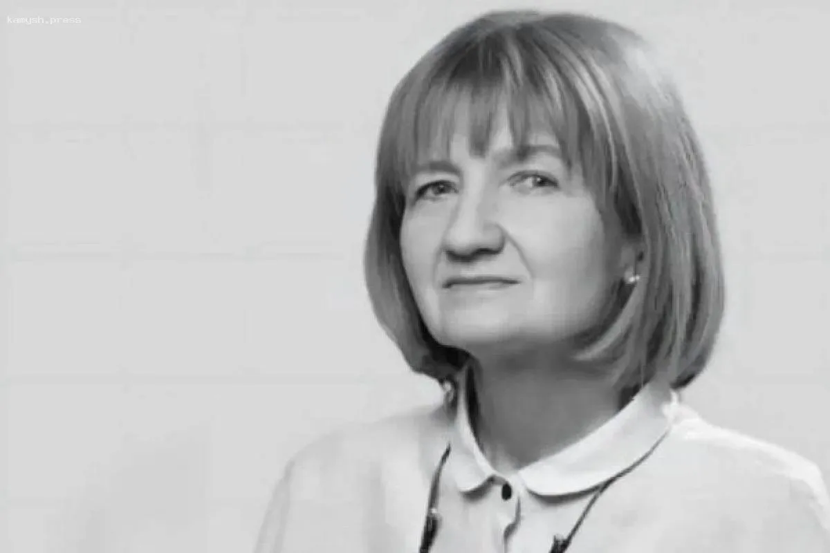 Преподаватель Гнесинского училища трагически скончалась после падения Volkswagen с парковки в Москве