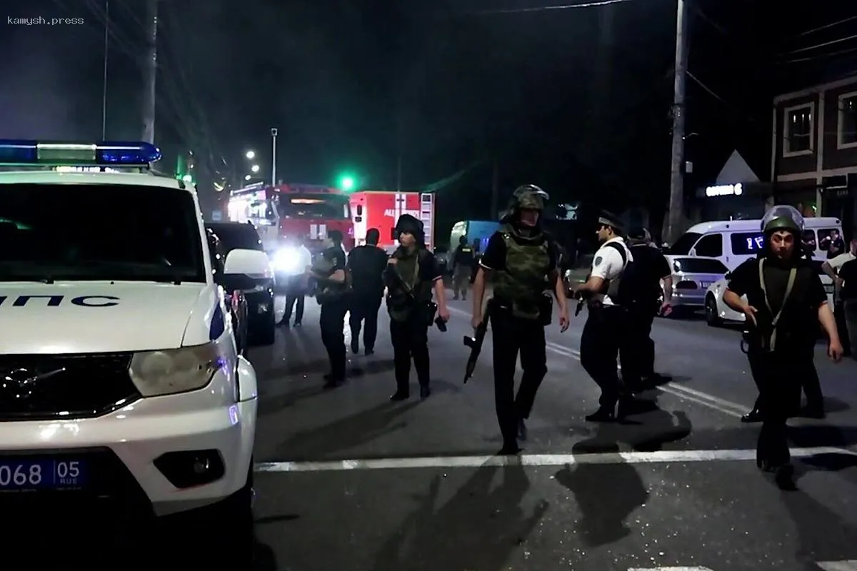 Нападение на пост ДПС в Махачкале: погибли полицейские, ранена девочка, объявлен план «Перехват»