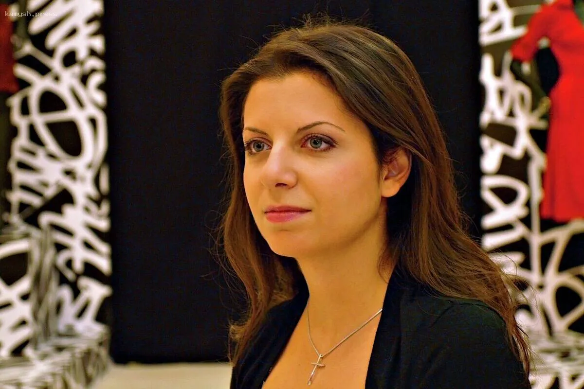 Симоньян призналась, что могла бы уйти из профессии, если бы не трудности в России