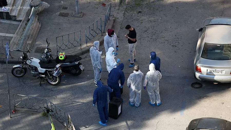 В Салониках произошел взрыв бомбы, в результате которого погибла женщина, полиция рассматривает версию о ее причастности к взрывчатке