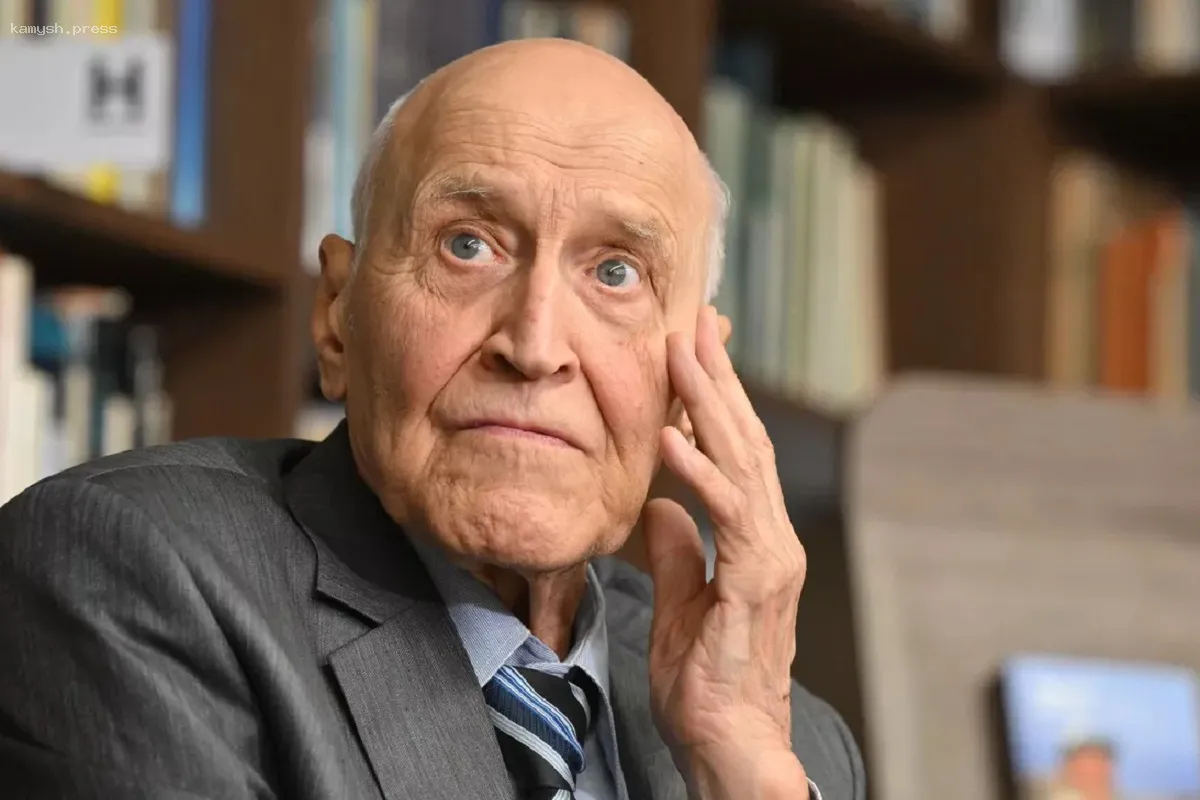 Николай Дроздов потерял 10 сантиметров роста из-за заболевания костей