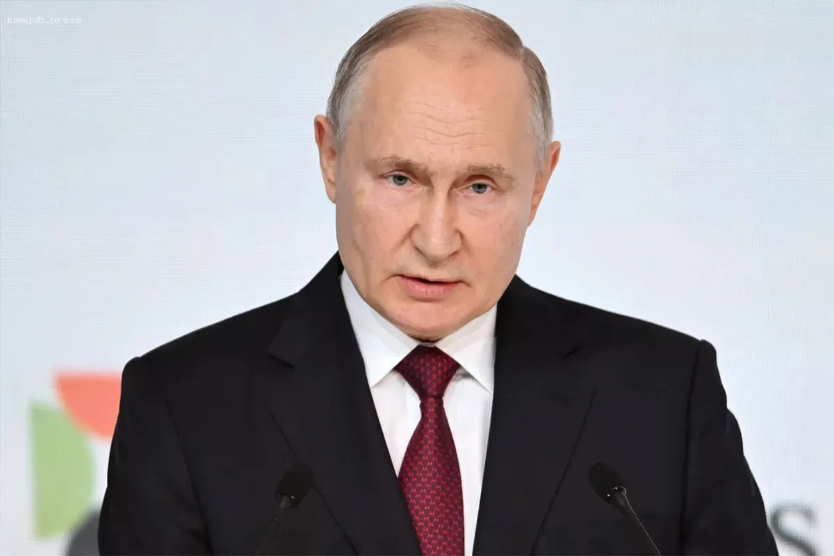 Путин напомнил, как в России разливали импортное вино под видом кубанского