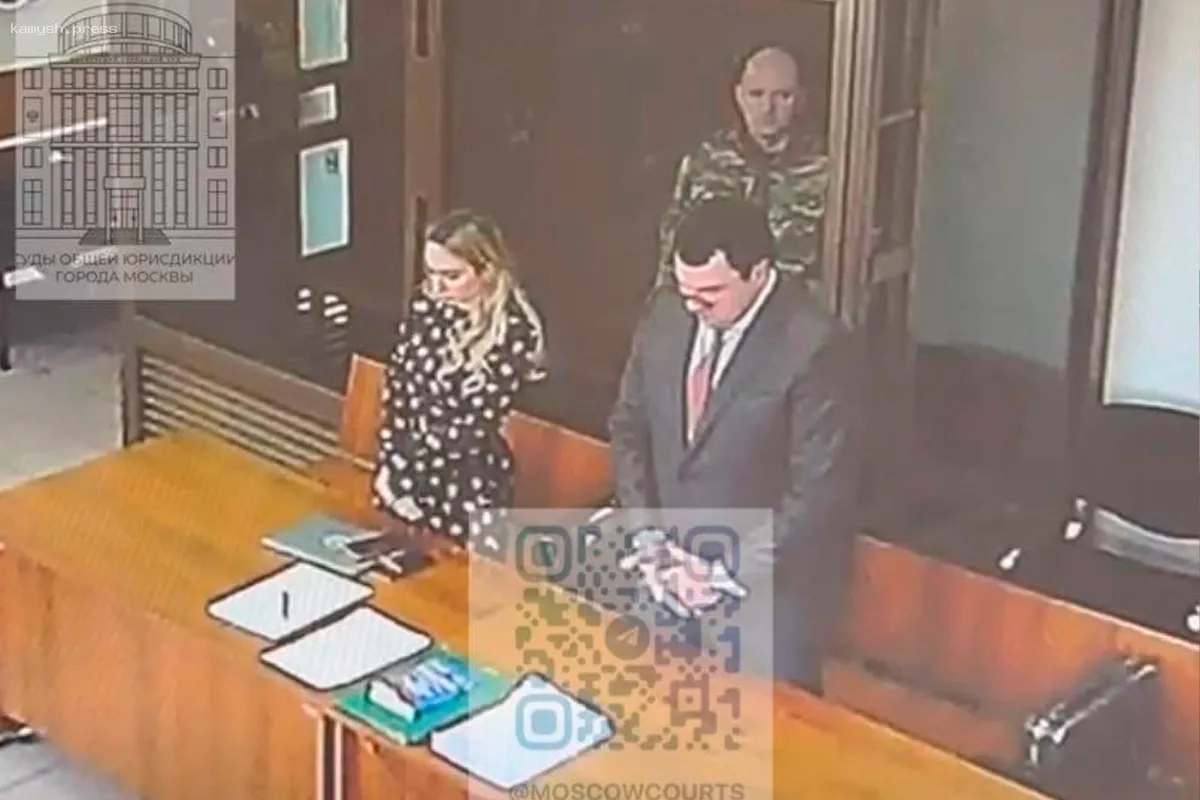 Кинорежиссера Петрухина осудили на четыре года в колонии и наложили штраф