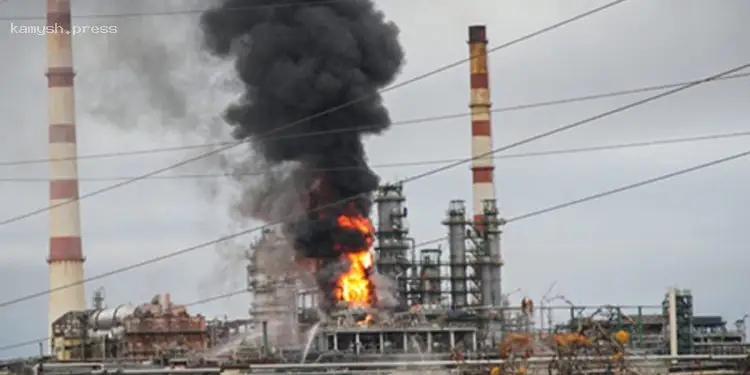 Генштаб ЗСУ підтвердив удар дронів по Саратовському НПЗ в Росії