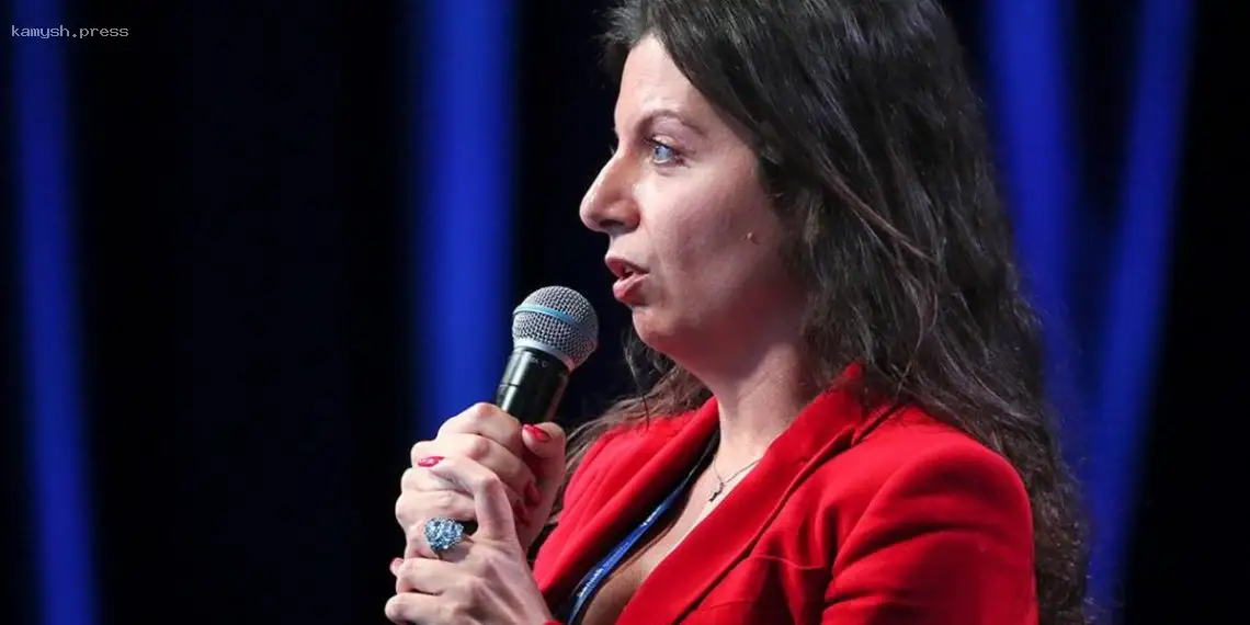 Пропагандистка Симоньян пожаловалась, что Украина создает коллапс в аэропортах РФ атаками дронов